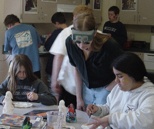 Disabled artist Jamie Winter inspires students to create ceramic works influenced by Native American Wisconsin’s Ho-Chunk tribal culture.